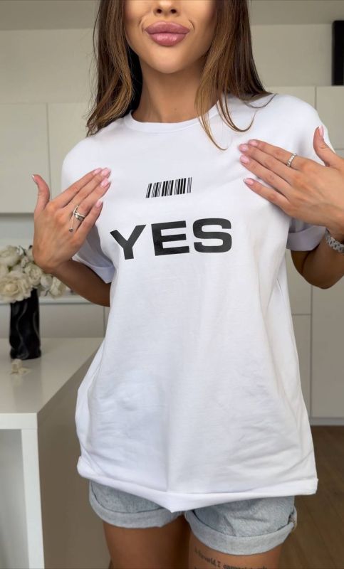 Стильная женская белая футболка YES/NO