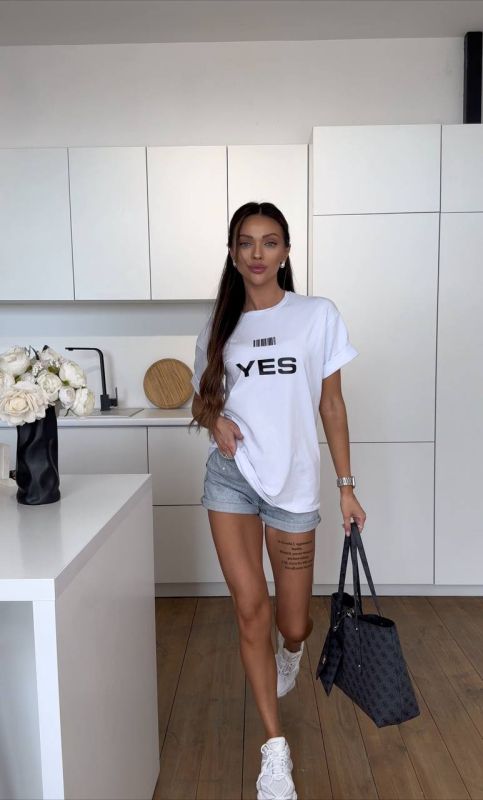 Стильная женская белая футболка YES/NO