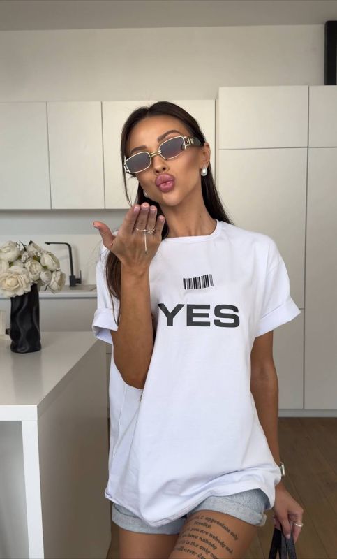 Стильная женская белая футболка YES/NO