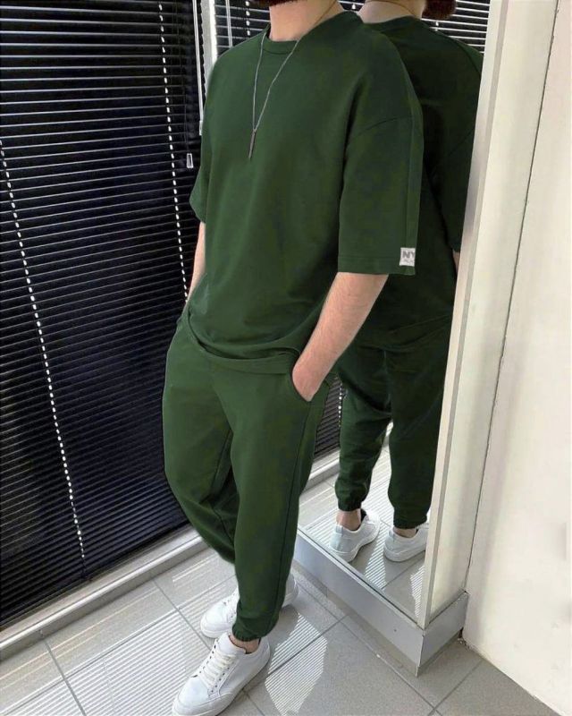 Качественный мужской спортивный костюм цвета хаки