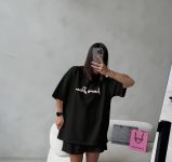 Очень крутой костюм с рельефным принтом черного цвета
