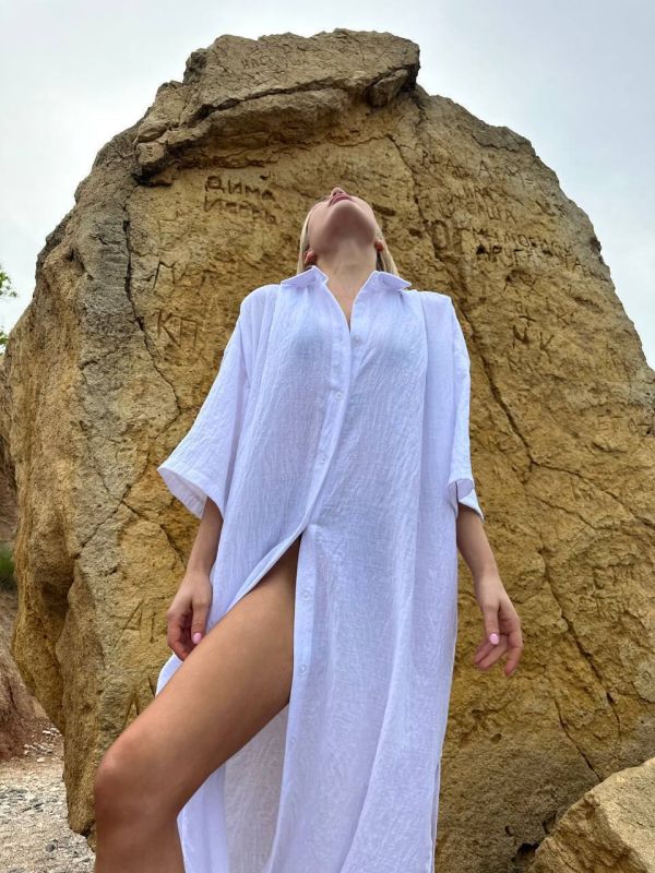 Летнее легкое льняное платье белого цвета