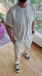 Футболка свободного кроя с округлым вырезом бежевого цвета