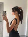 Базовый фитнес комбез с эффектом пуш ап черного цвета