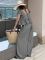 Комфортный костюм свободного стиля в сером цвете