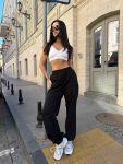 Комфортные и стильные брюки черного цвета