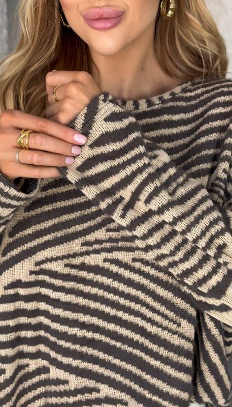 Женский свитер Oversized шоколадного цвета
