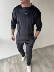 Стильный и комфортный костюм из легкого велюра черного цвета