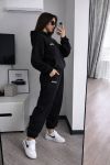 Комфортный костюм: свитшот + джоггеры черного цвета