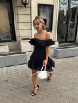 Нежное платье с рюшами черного цвета