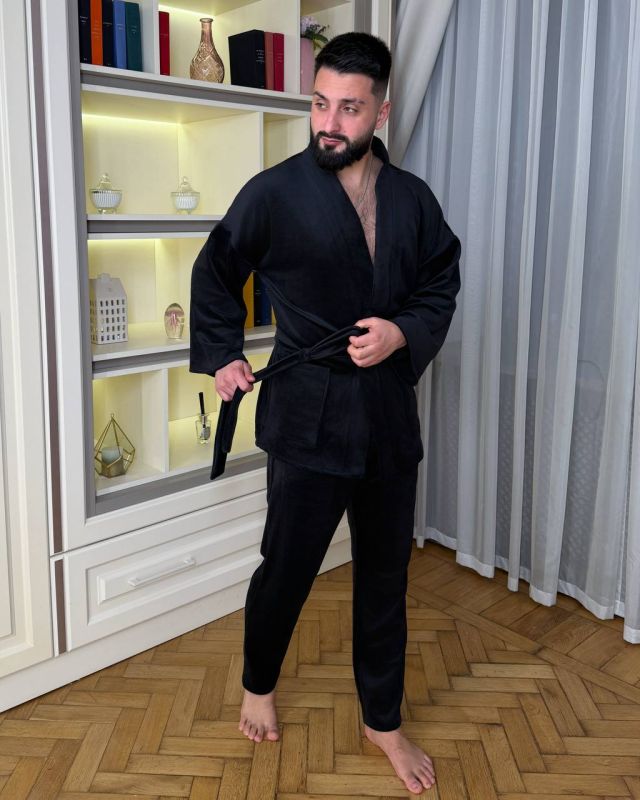 Домашний мужской костюм черного цвета
