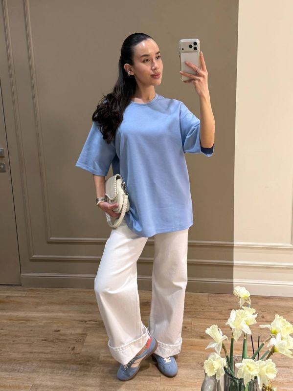 Однотонная футболка oversize голубого цвета