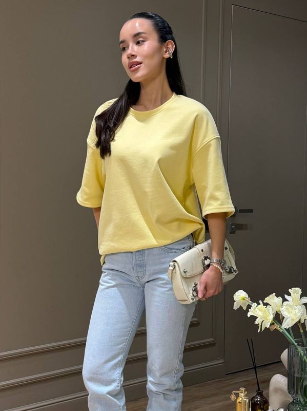 Однотонная футболка oversize желтого цвета