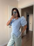Невероятная блуза с кружевом голубого цвета