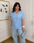 Стильная футболка в стиле oversize голубого цвета