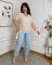 Стильная футболка в стиле oversize бежевого цвета