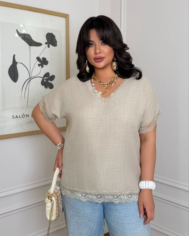 Стильная футболка в стиле oversize бежевого цвета