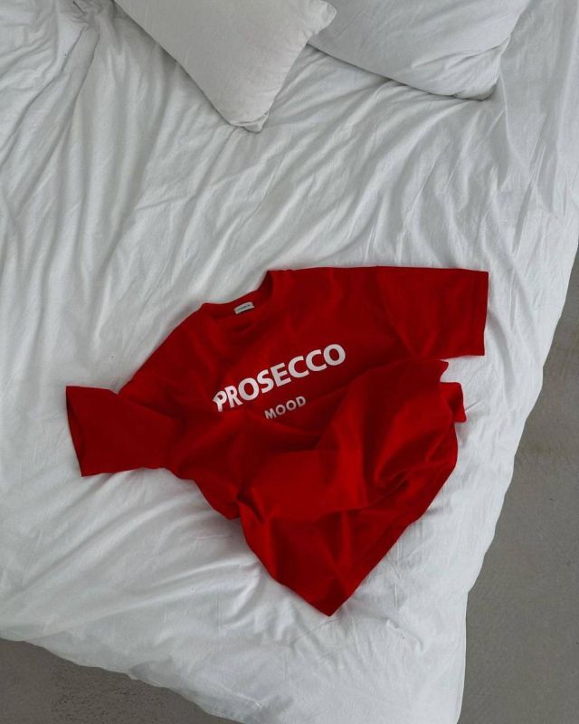 Футболка красная "Prosecco mood"