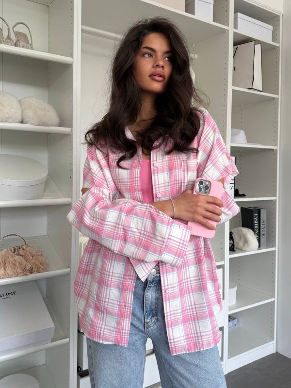 Рубашка клетка с рваными рукавами (oversize) розового цвета