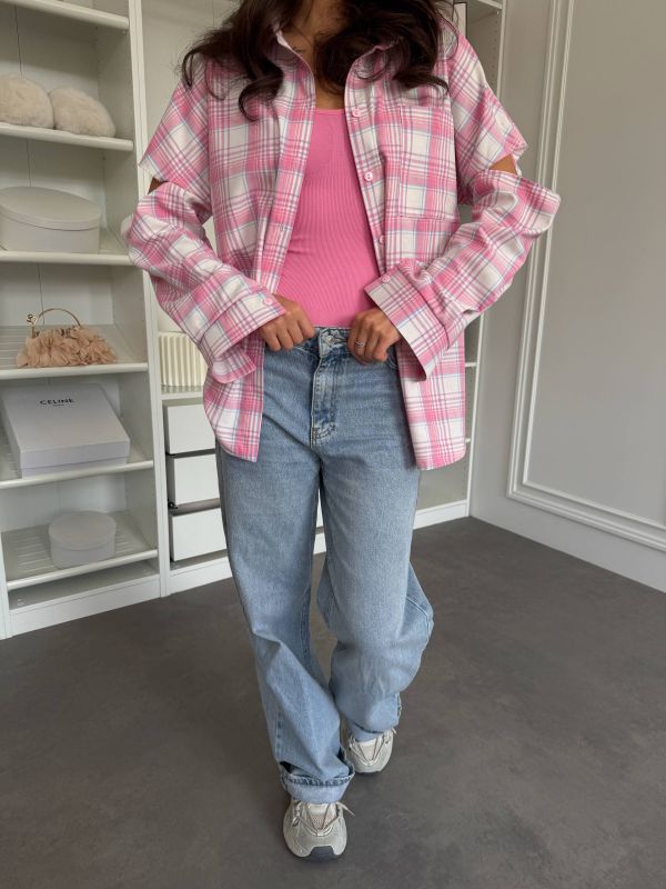 Рубашка клетка с рваными рукавами (oversize) розового цвета
